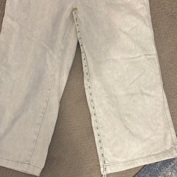 Universal Thread off-white Wide-Leg Jeans - Picture 4 of 6